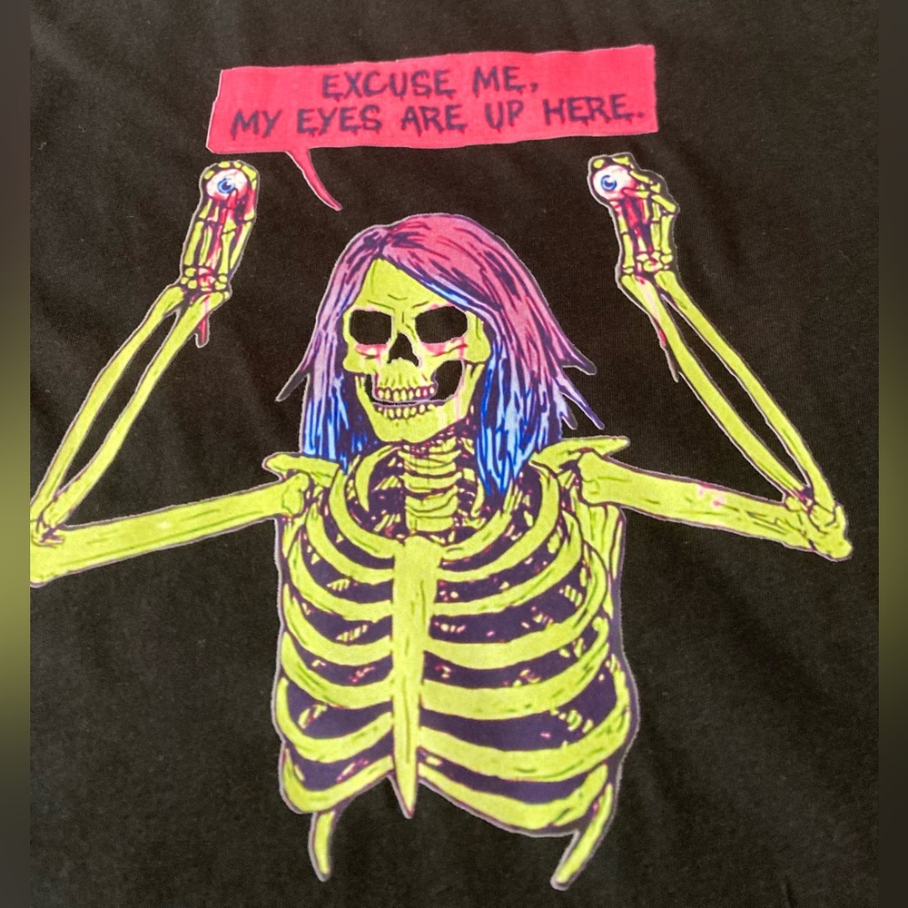 “Excuse Me, My Eyes Are Up Here!” Women’s Black Tee Size Juniors L NWT